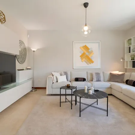 Lanzahost Jaba Villa